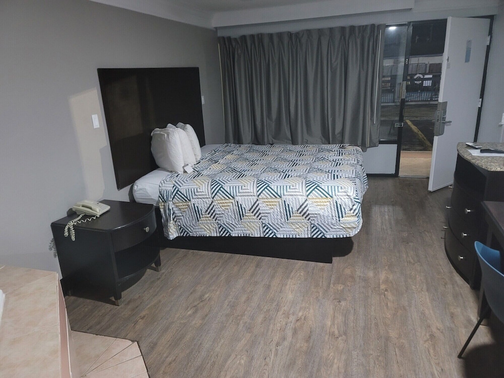 Standard, King Bed, Smoking