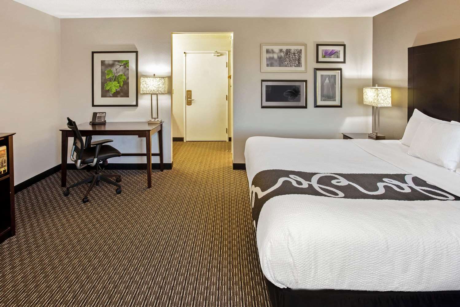 La Quinta Inn Suites By Wyndham Milwaukee Delafield 7/50