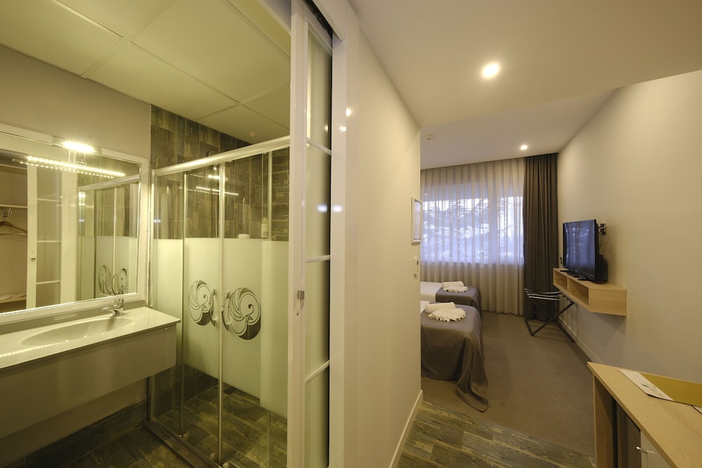 Leto City Hotel 33/35