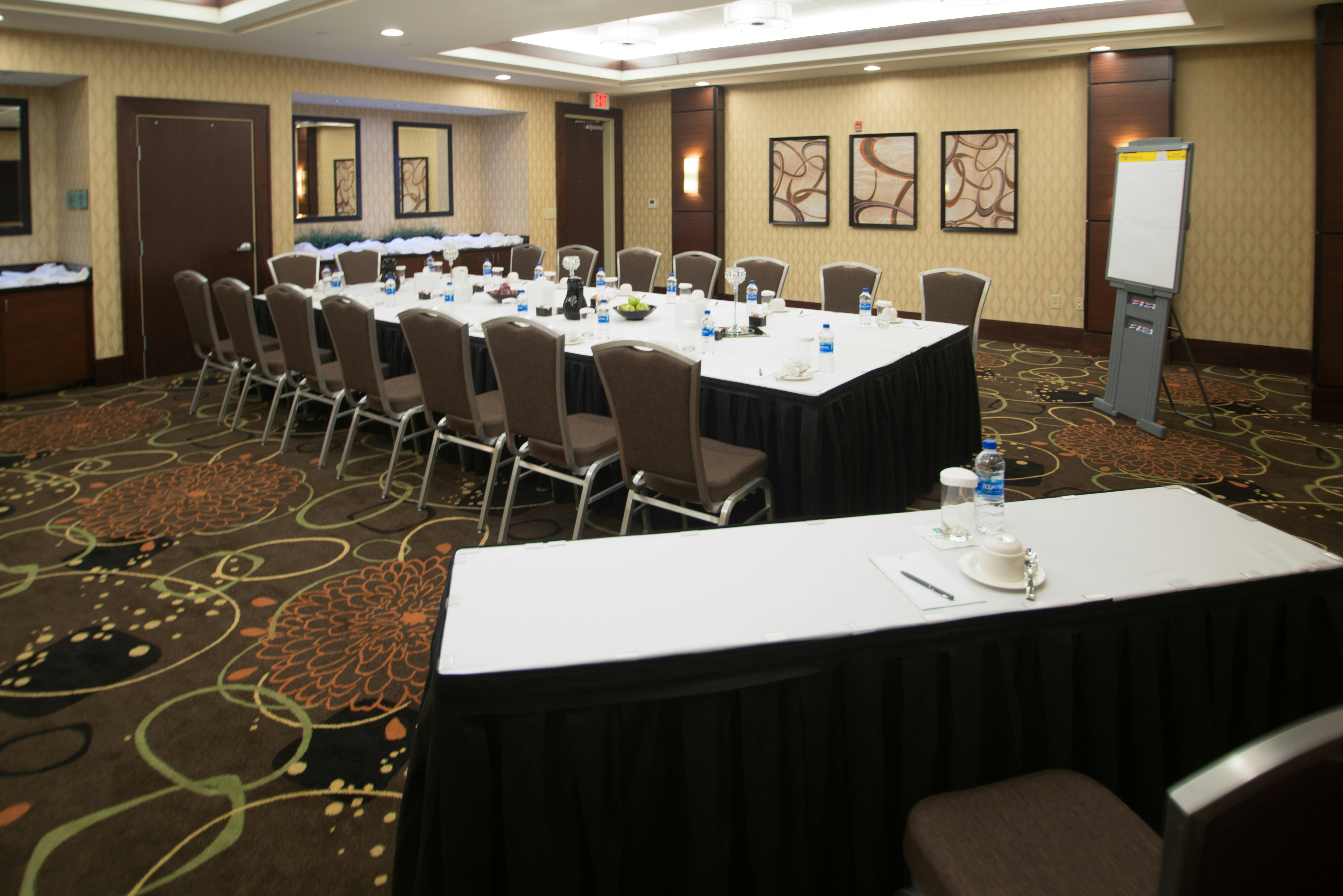 Embassy Suites by Hilton Fayetteville Fort Bragg 48/49