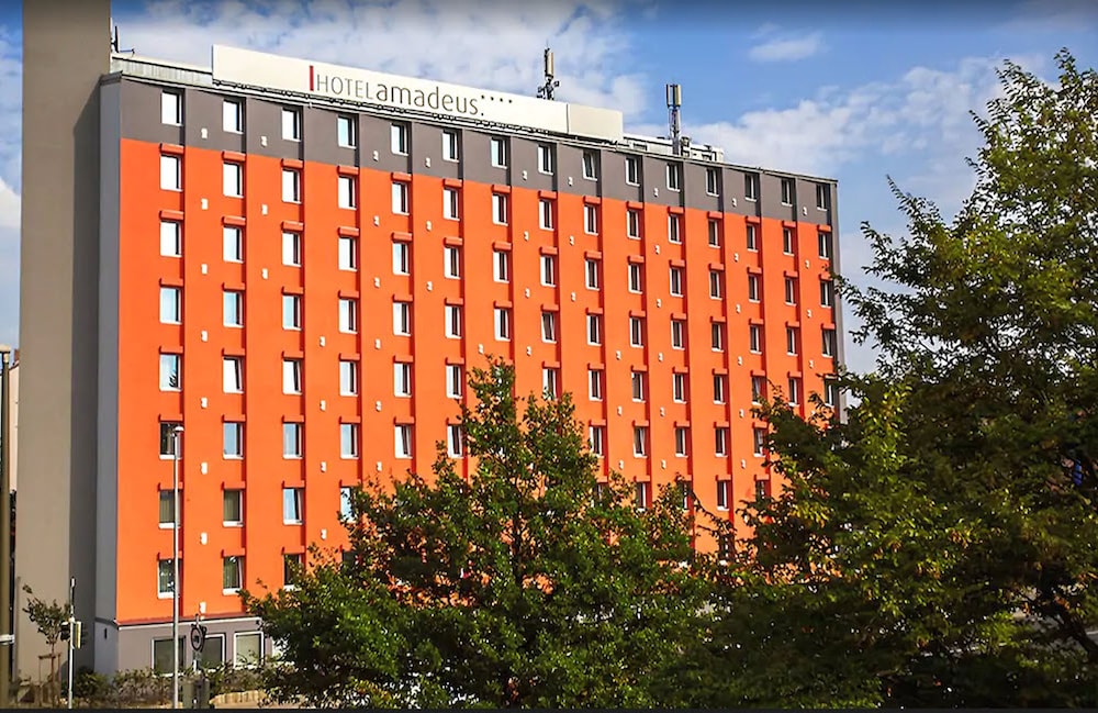 Hotel Amadeus 4/72