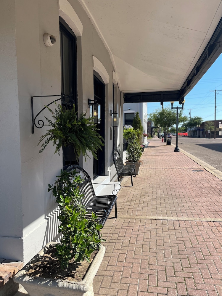 Greenville Inn Suites 48/67