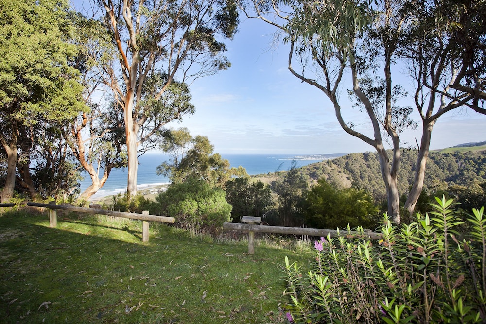 BEACON POINT OCEAN VIEW VILLAS 50/70
