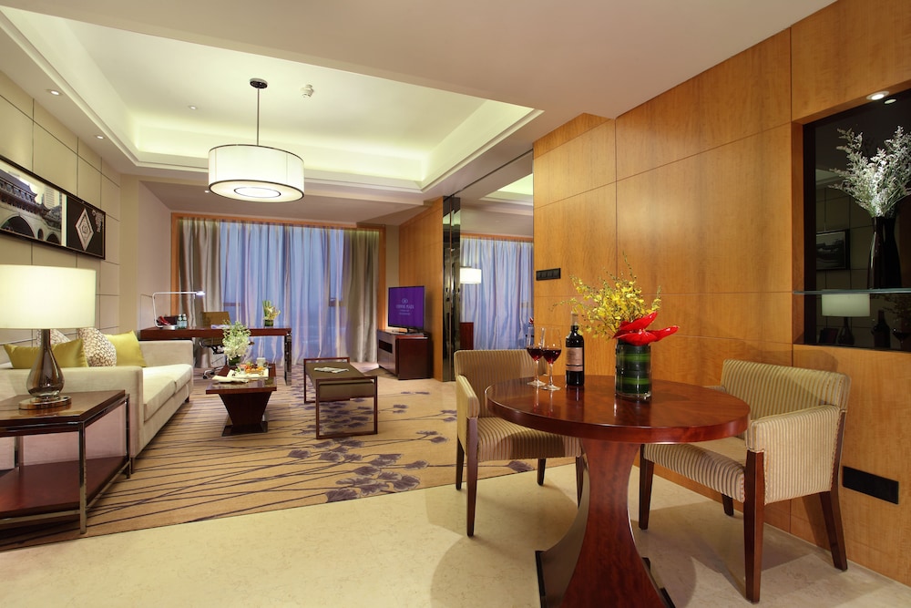 Crowne Plaza CHENGDU WEST 66/81