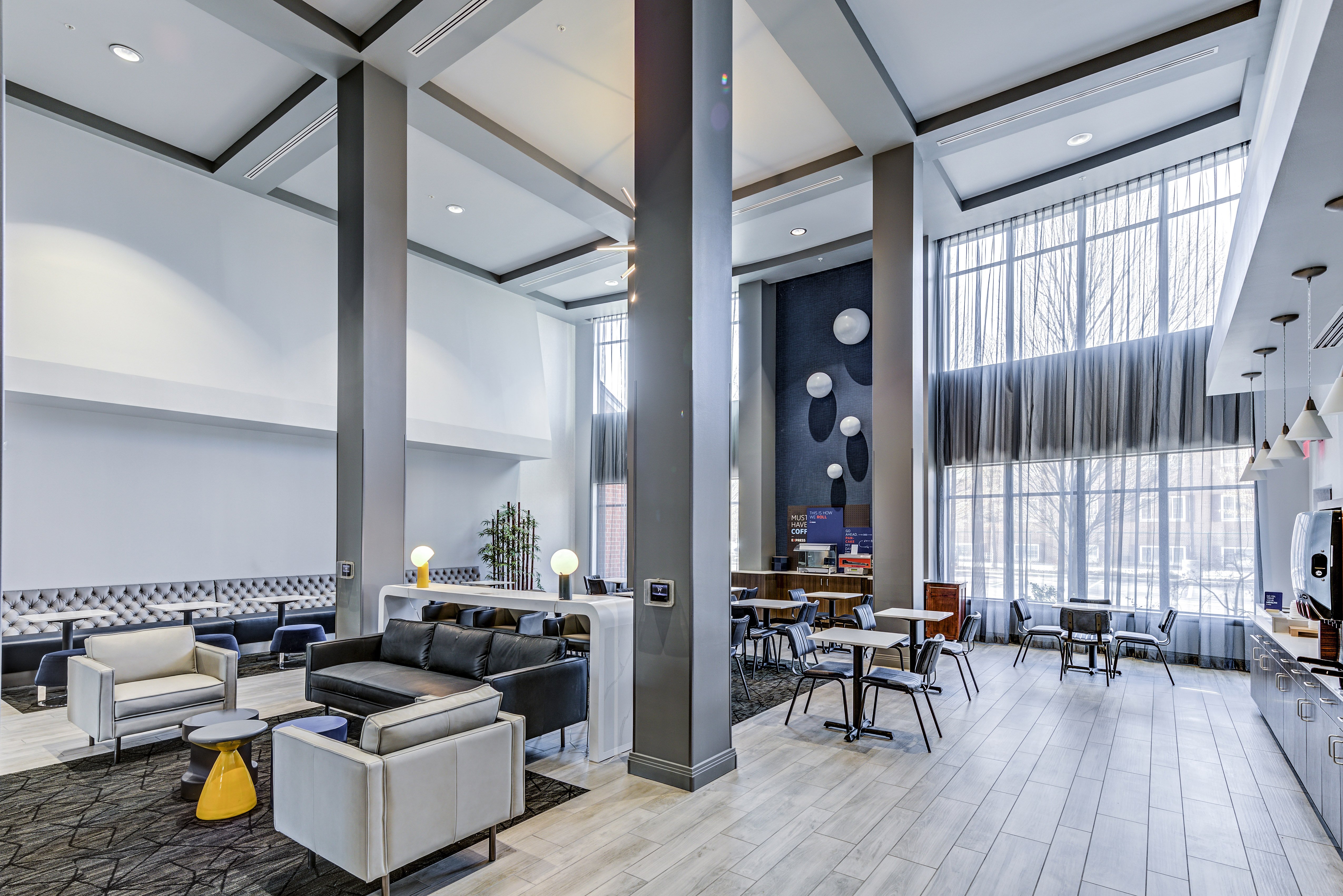 Holiday Inn Express Hotel Suites Columbus Univ Area Osu 38/62