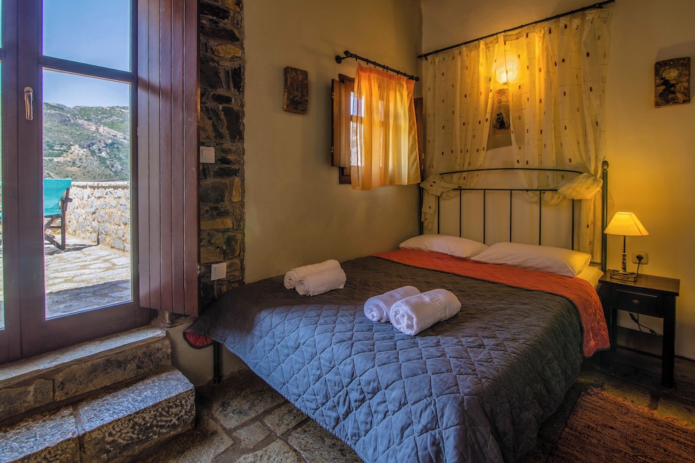 Psamathous Guest House 7/34