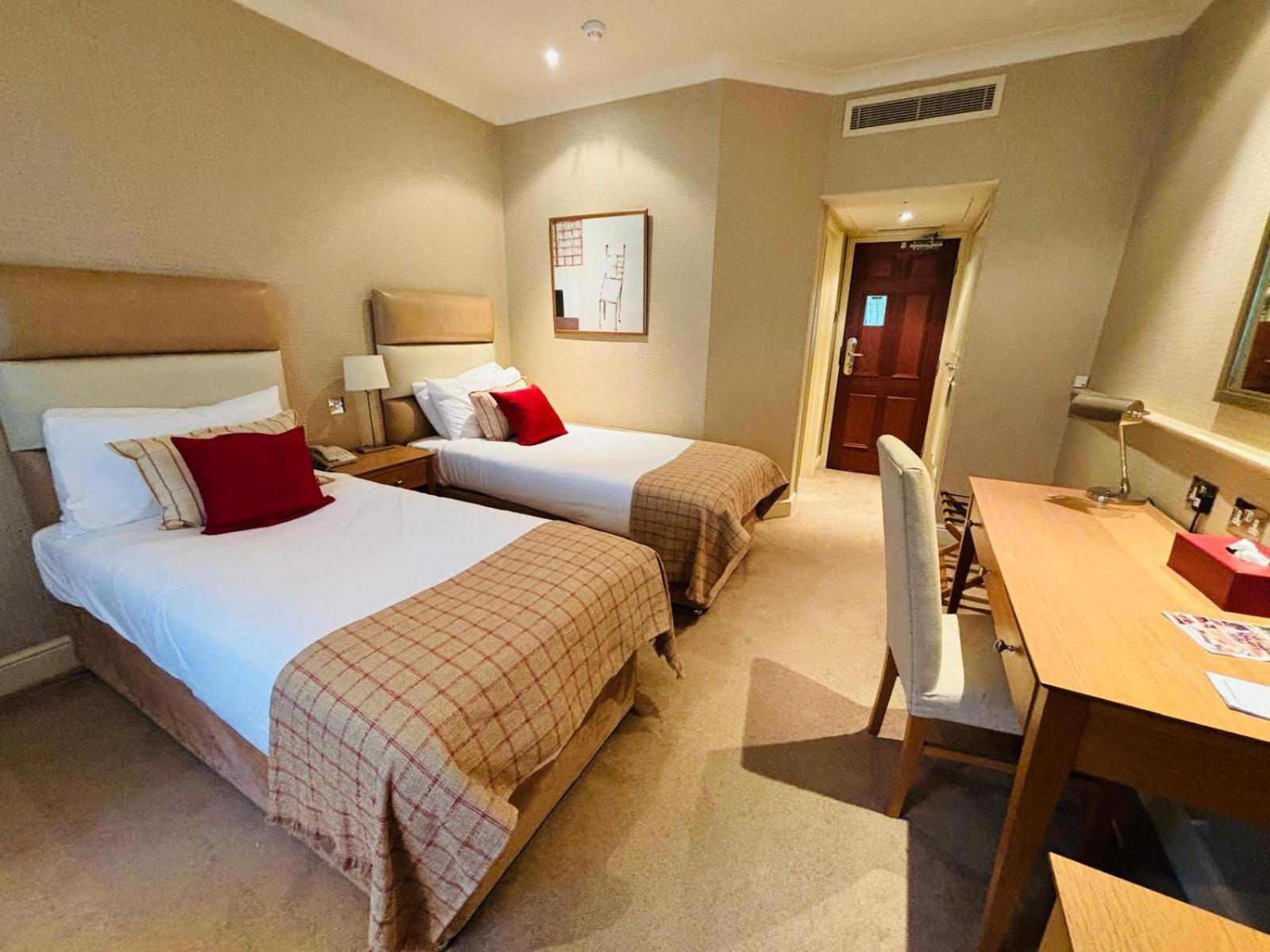 Room, Single, Twin Beds