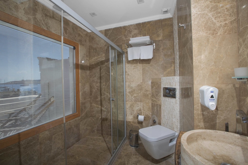 AKKAN LUXURY HOTEL 16/84