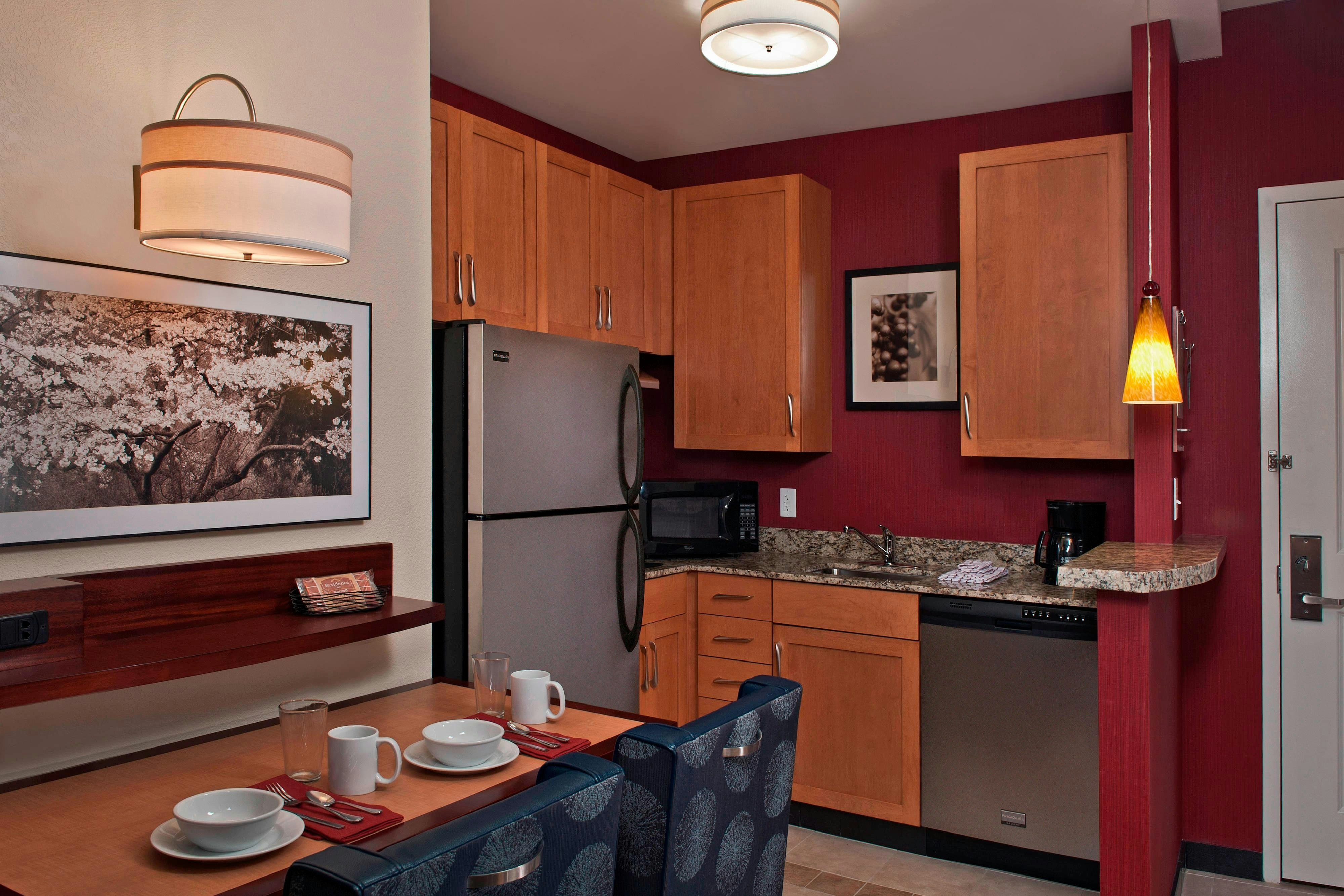 Residence Inn Arlington Capital View 3/5