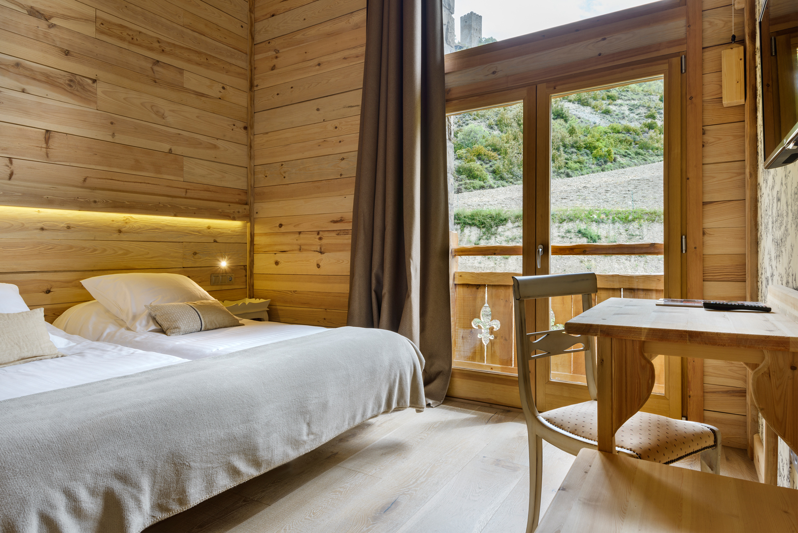 Duplex, Double or Twin Bed