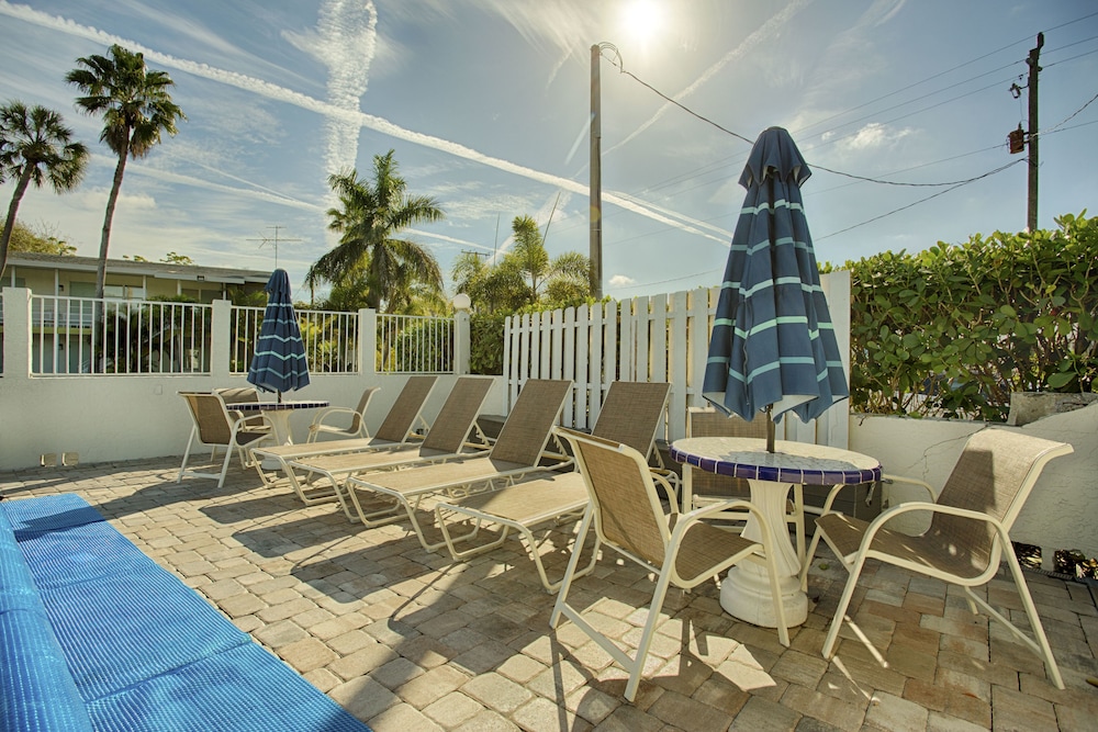 Regency Inn & Suites 39/54
