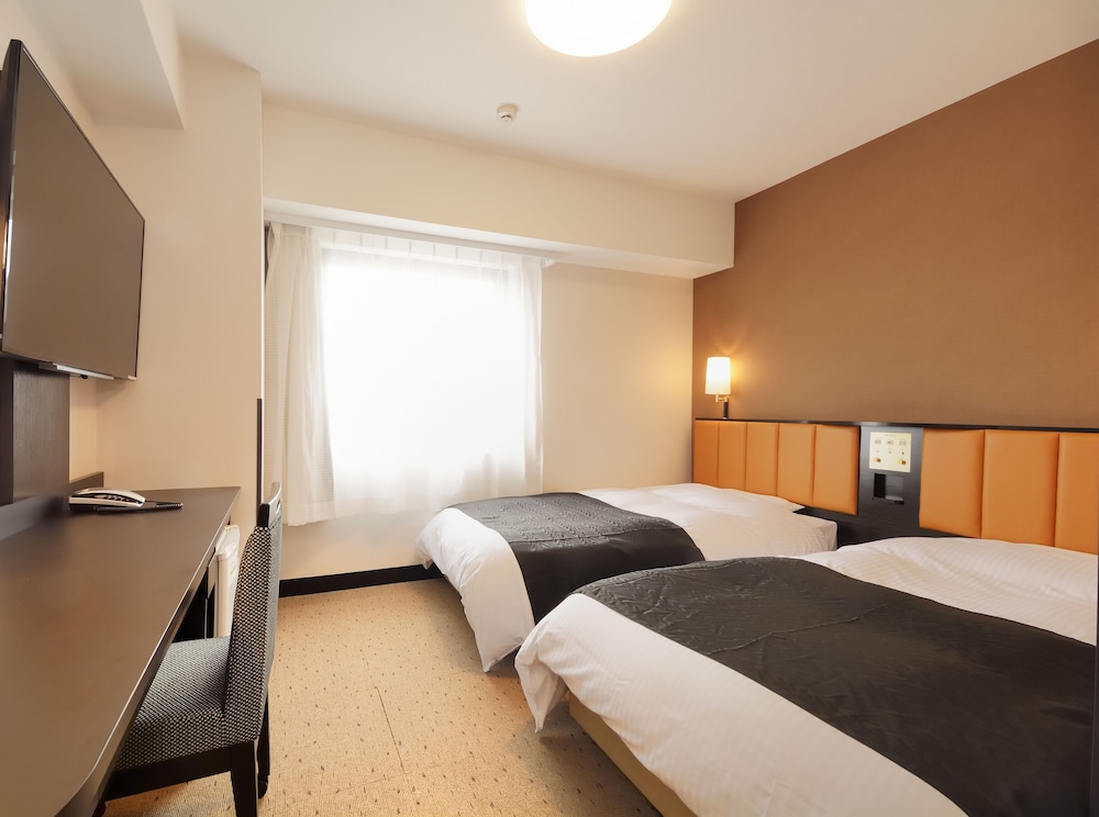 ROOM, TWIN BEDS