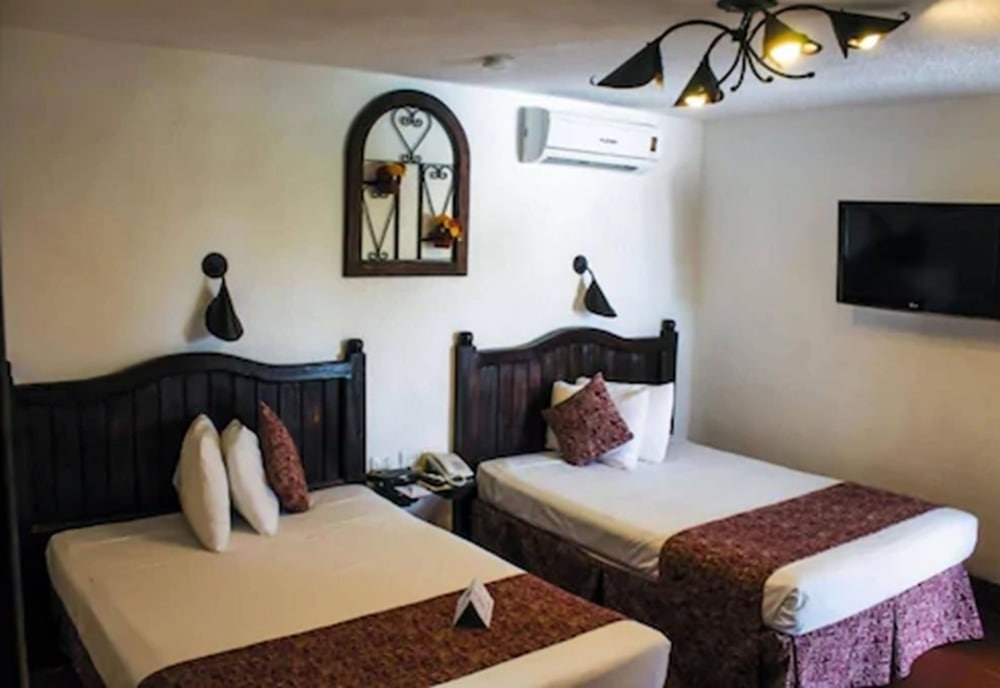 Hotel Maya Yucatan by Cartas a Frida 37/50