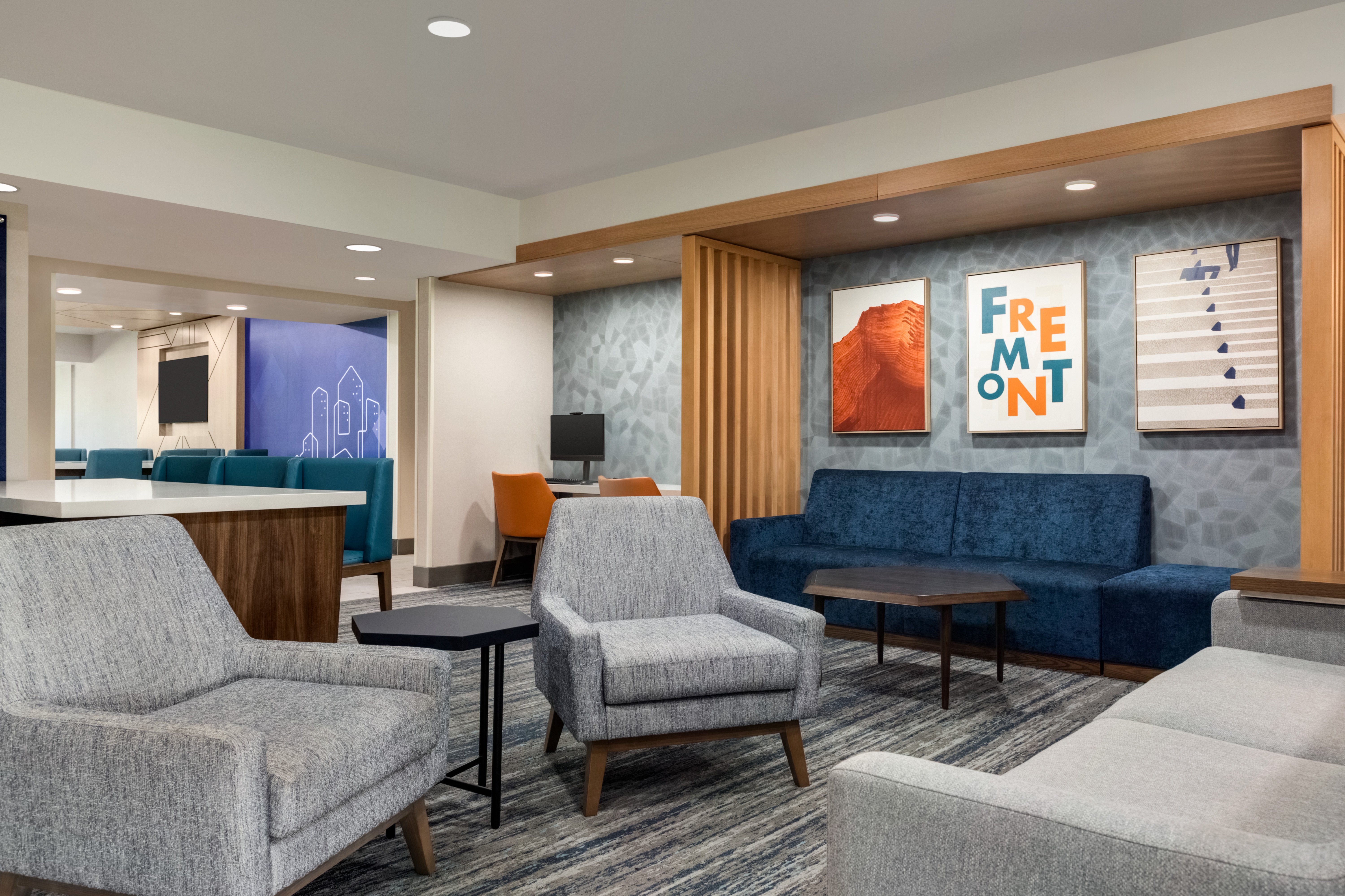 Holiday Inn Express Hotel & Suites North Fremont 41/58