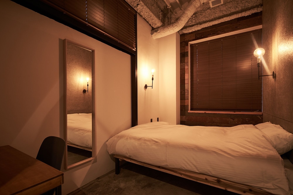 Mizuka Imaizumi 1 - Unmanned Hotel 4/39