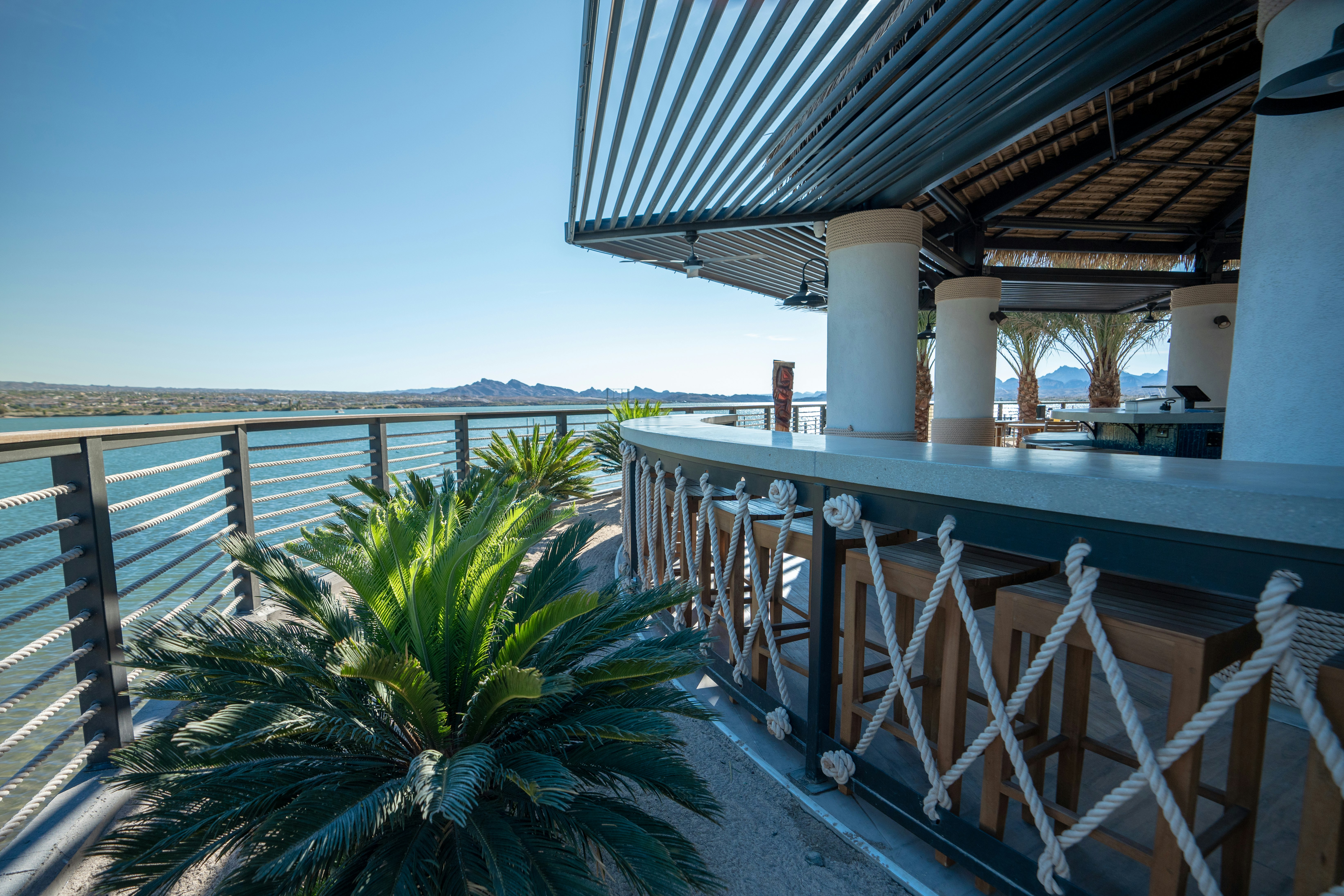 The Nautical Beachfront Resort 15/70