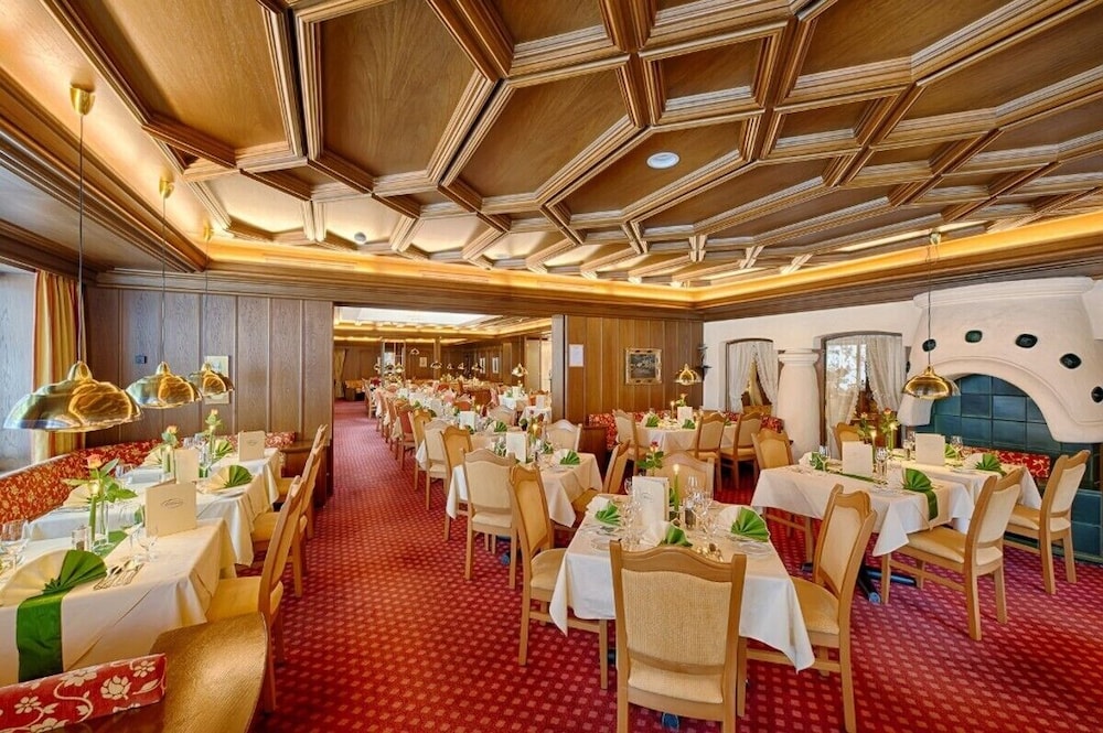 Thermenwelt Hotel Pulverer 38/50