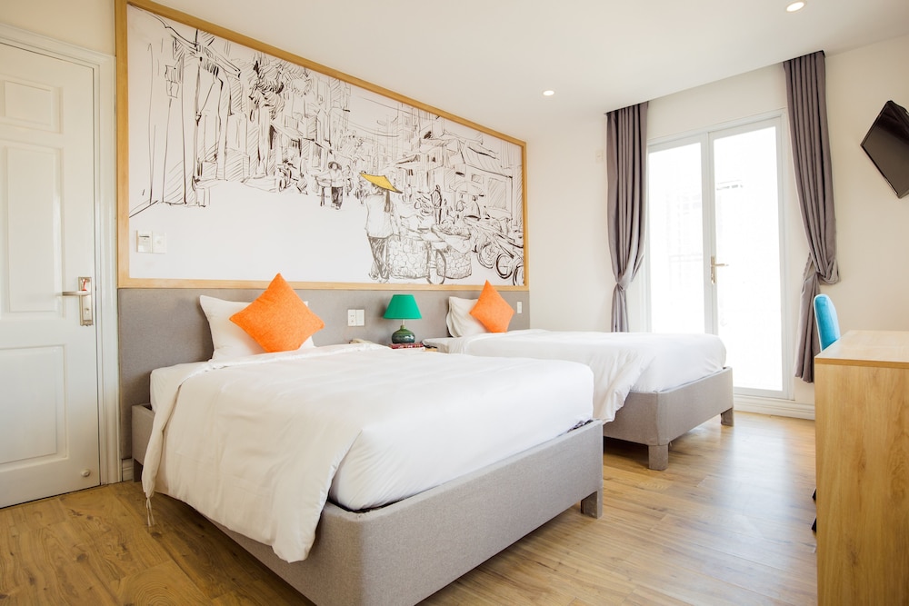 DELUXE, TWIN BEDS