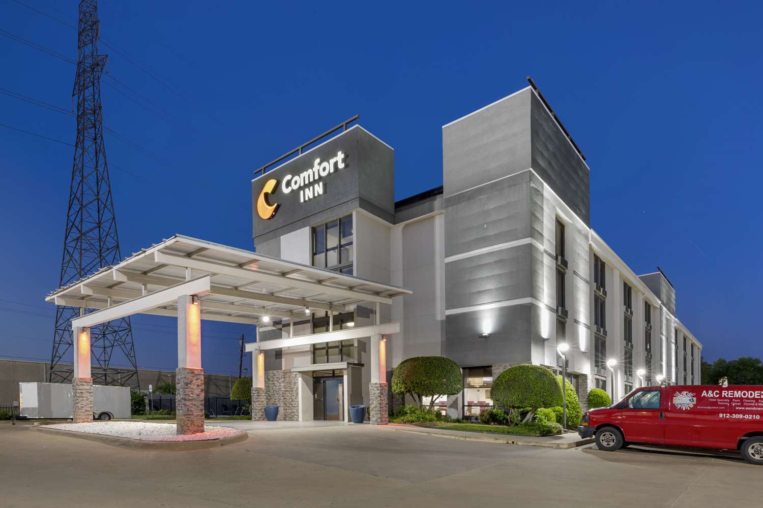 Comfort Inn Dallas North Love Field Airport, TX 18/21