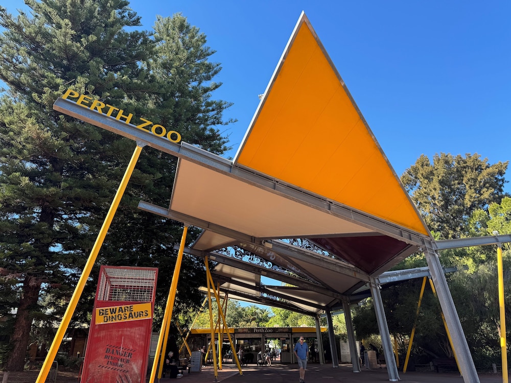 Kings Park Motel 6/65
