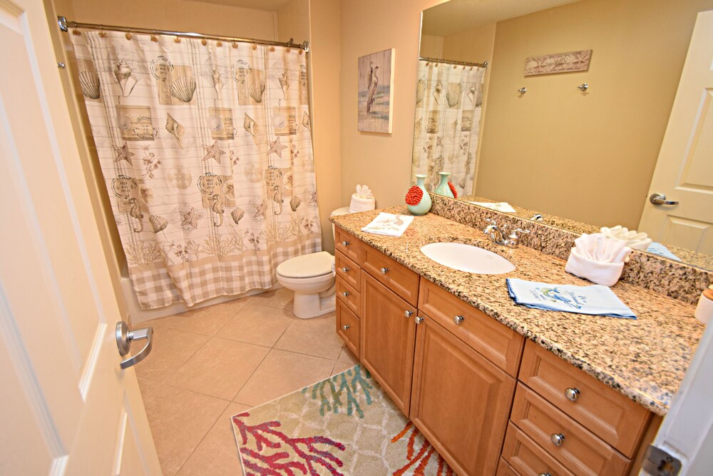 Condo, Murphy Bed, 2 King Beds, 2 Queen Beds, Pool Access، Escapes! To The Shores Orange Beach, A Ramada by Wyndham 5/7