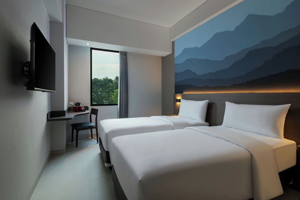Hotel Neo Kota Baru Parahyangan 49/88