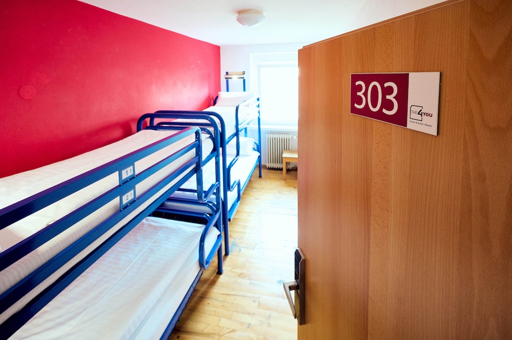 ROOM, TRIPLE, SHARED BATHROOM