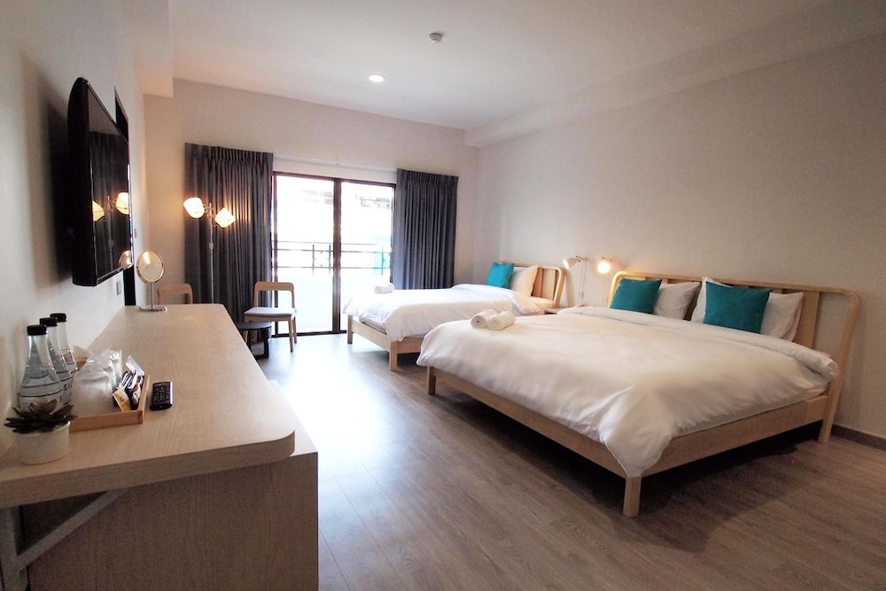 ROOM, TRIPLE