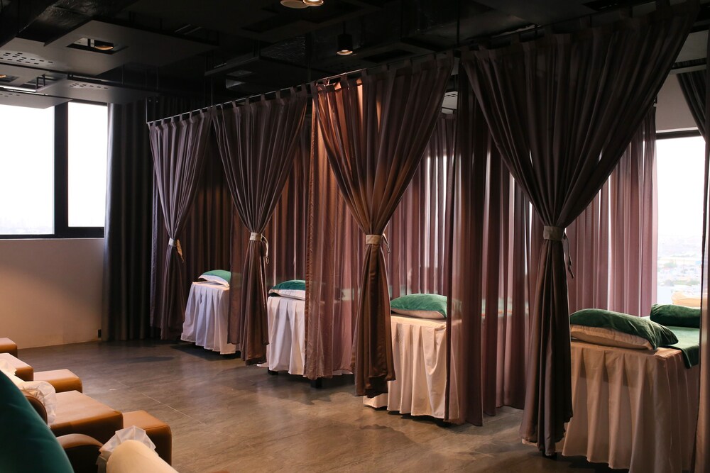 The Code Hotel And Spa 15/50