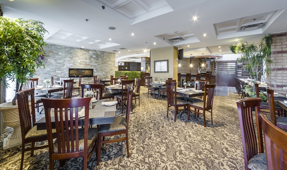 Monte Carlo Inn Airport Suites 54/68