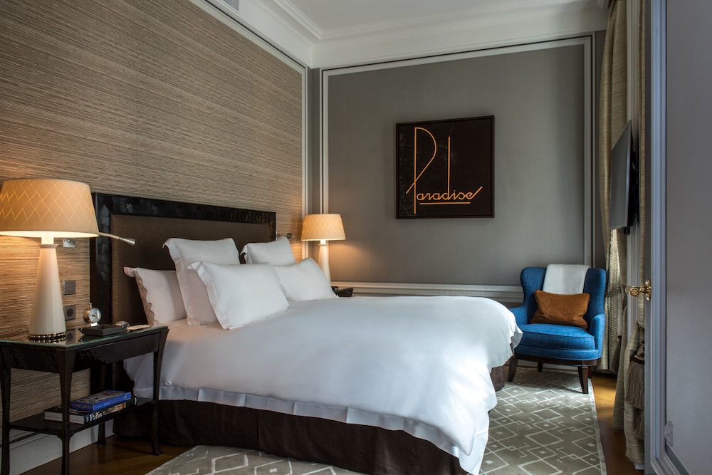 DELUXE, SUITE