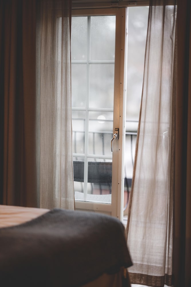 Atellet Hotell 12/44