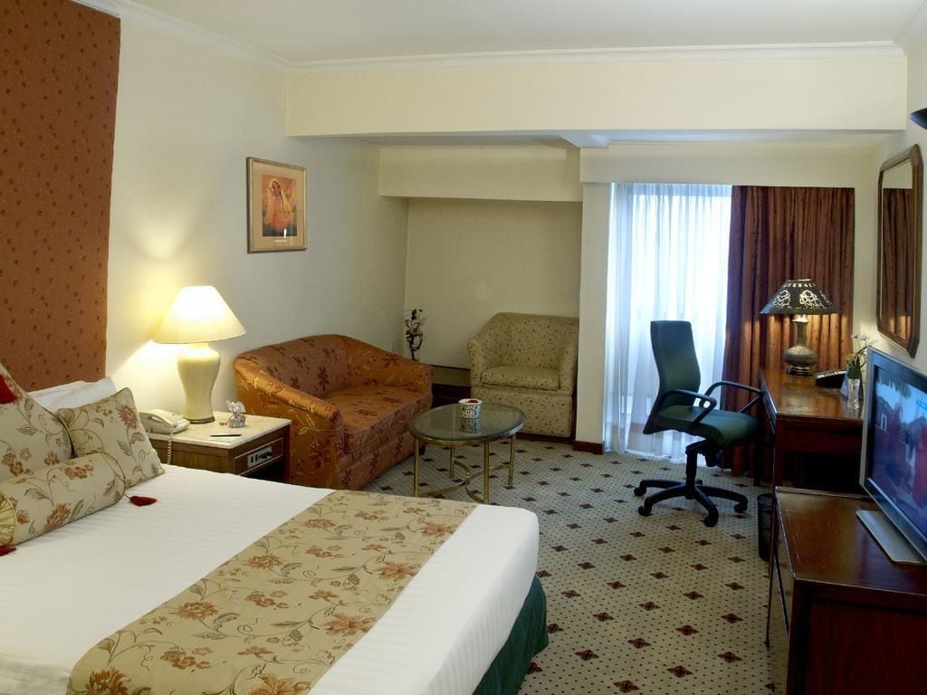 جناح تنفيذي بسرير كينج، Avari Hotel Lahore 3/6
