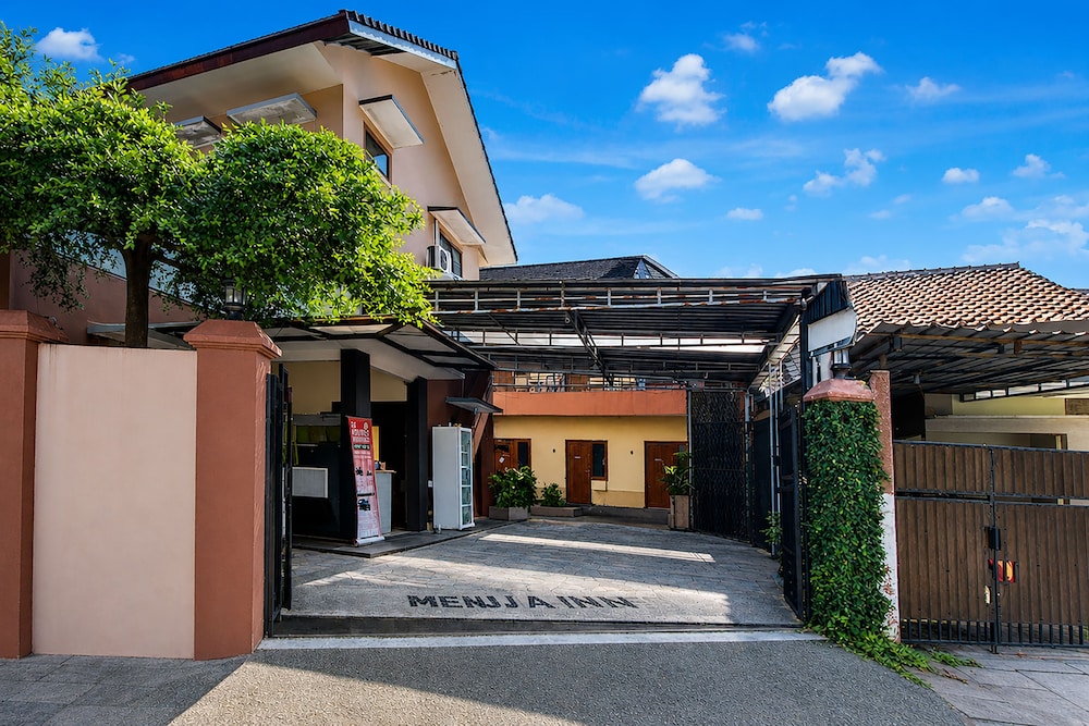 Hotel O near UGM formerly Bayang Brothers Guest House 49/55
