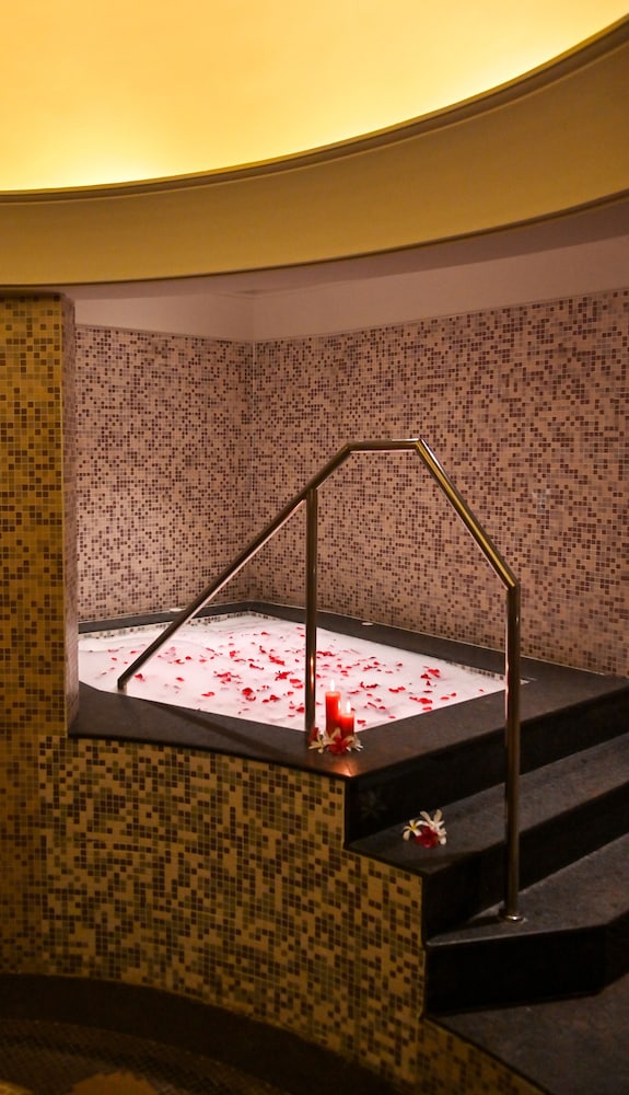 Welcomhotel By Itc Hotels Devee Grand Bay 39/71