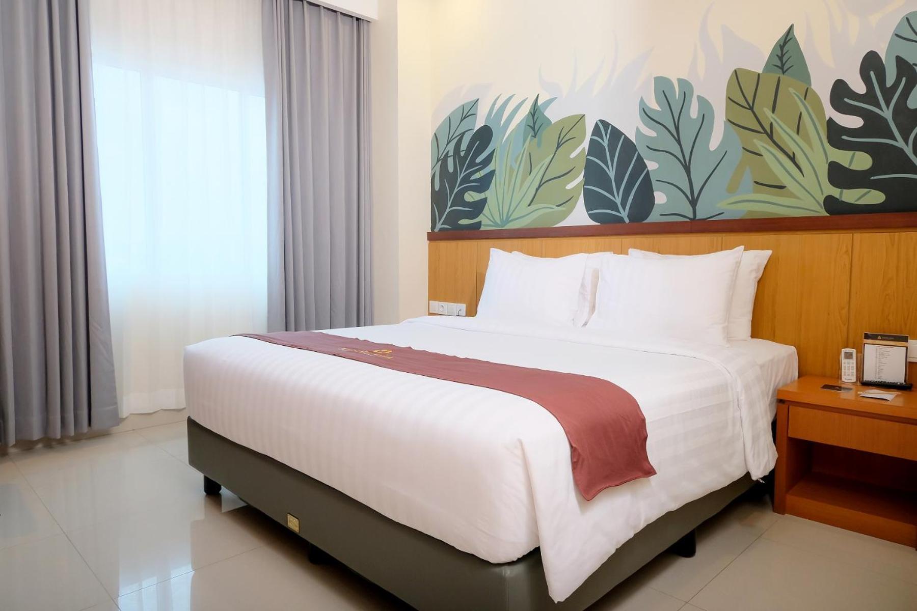 Deluxe, King Bed
