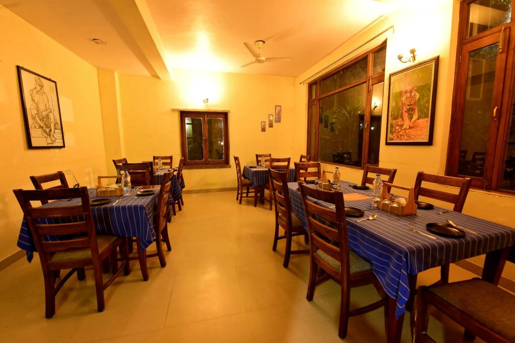 Oyo 6549 Hotel Gorbandh 35/47