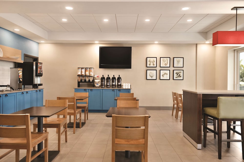 Country Inn & Suites by Radisson, Bradenton-Lakewood Ranch, FL 21/32