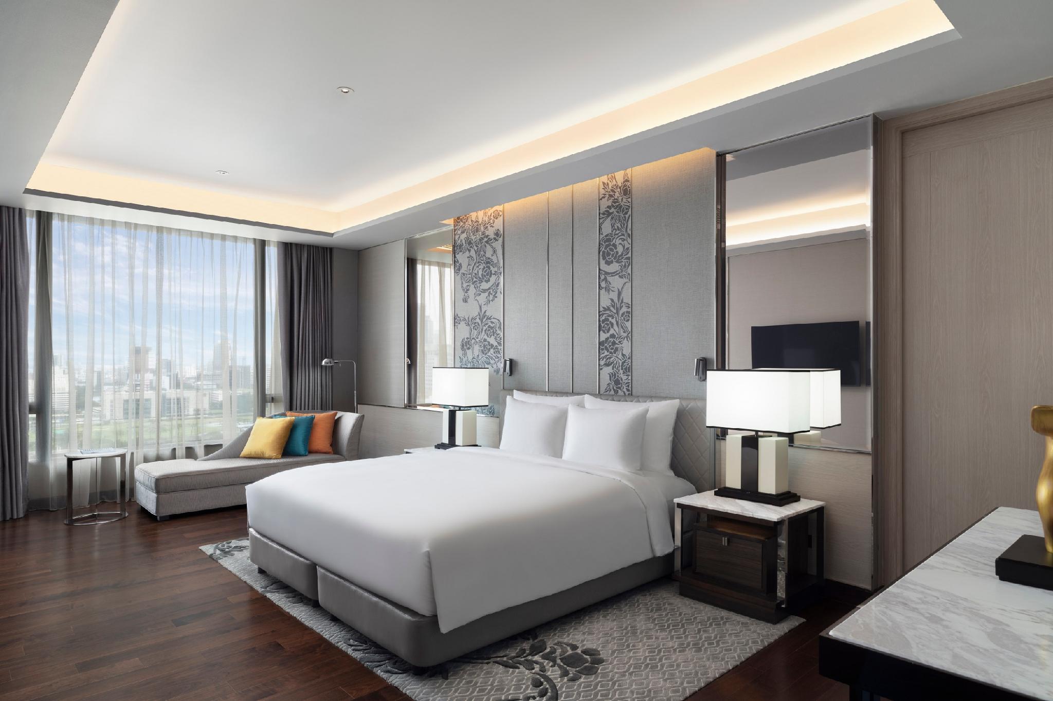 3 Bedrooms, Presidential, Sindhorn, Suite, Balcony, Lounge Access