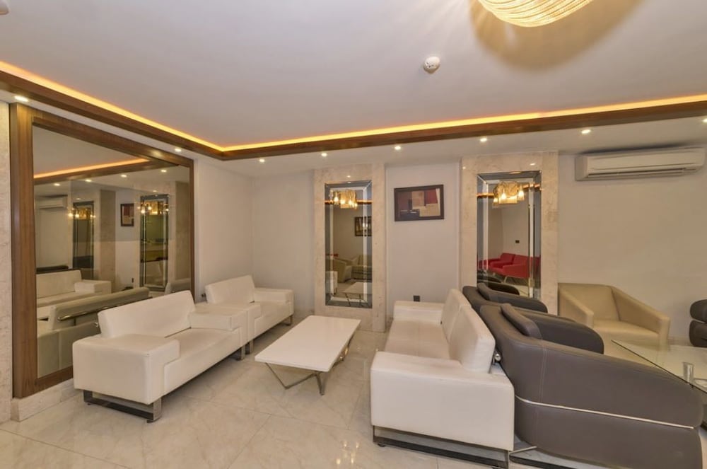 Marcello Hotel 45/65