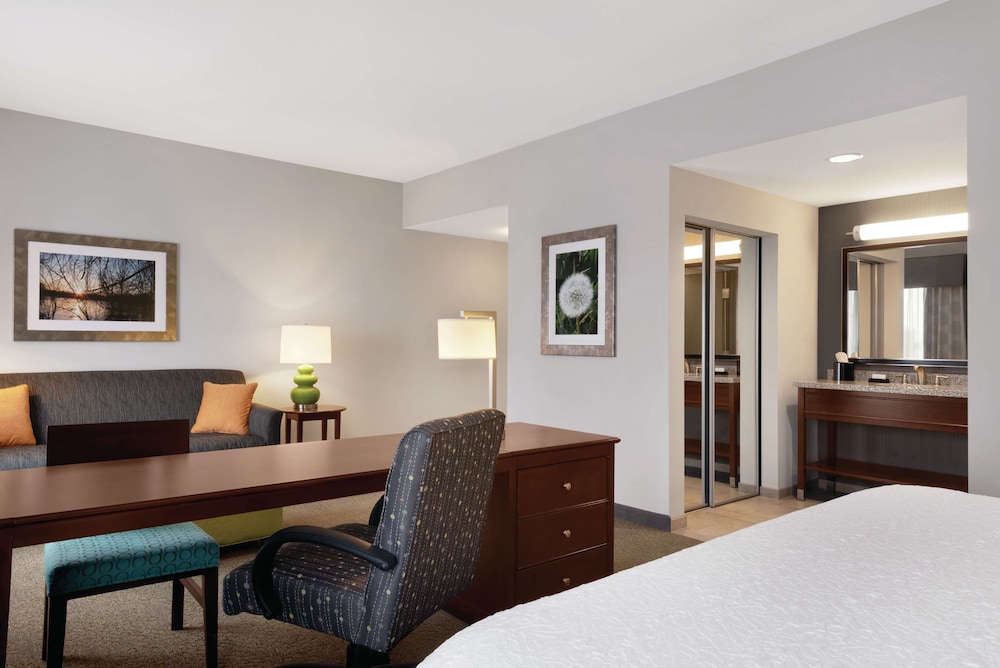 Hampton Inn Suites Mishawaka S Bend At Heritage Square In 25/61
