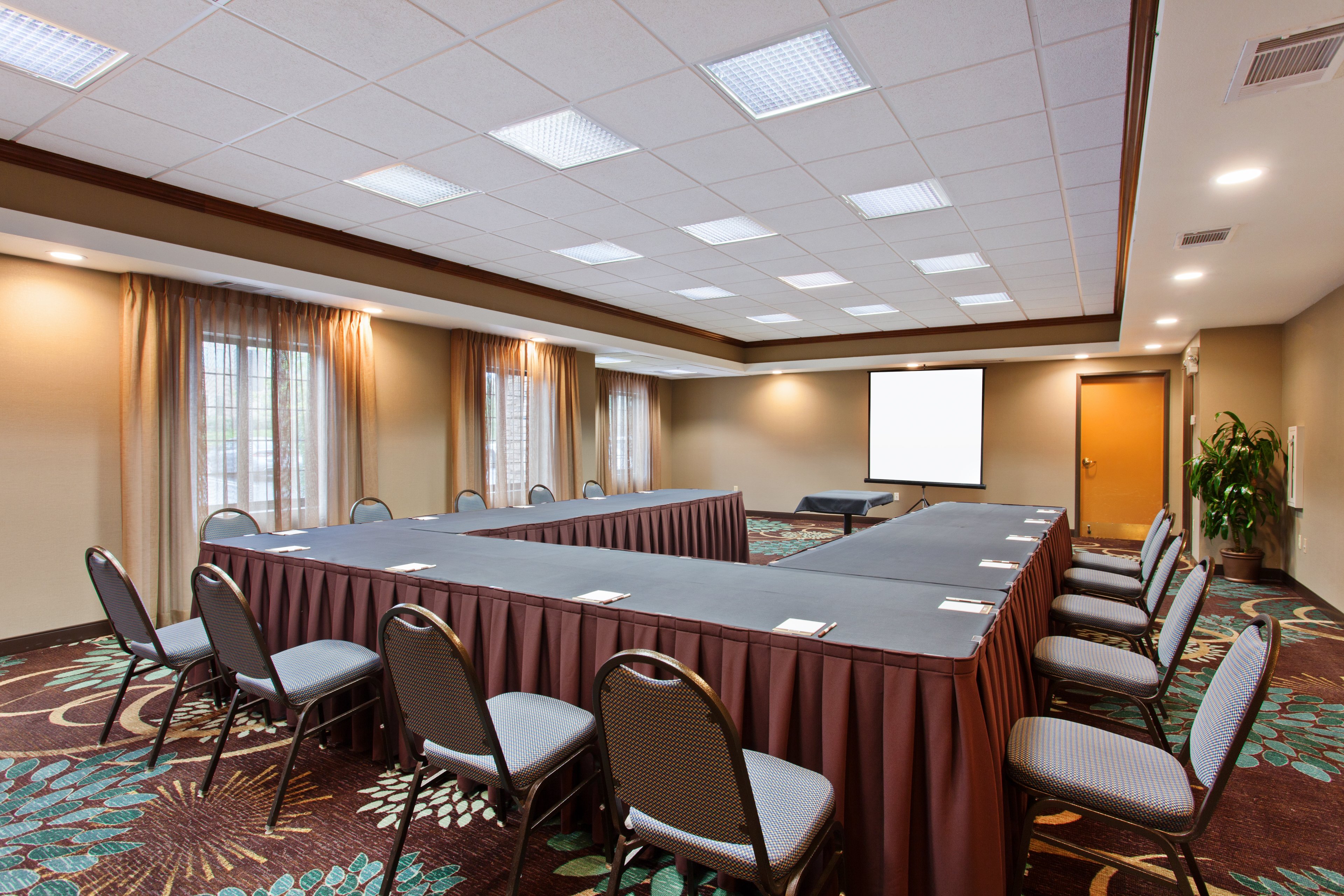 Staybridge Suites Irvine East/Lake Forest 57/72