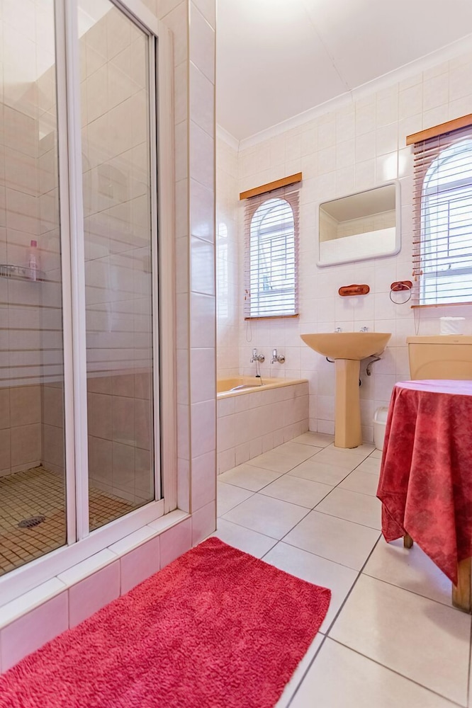 Bay Tree Guest House 15/28