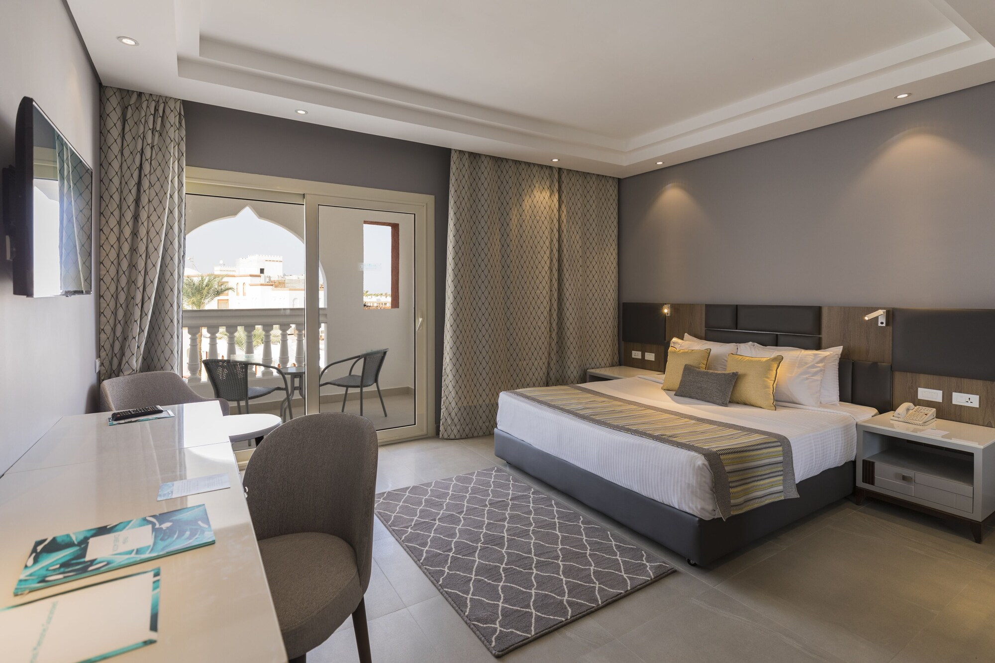 FAMILY, BUNK BED, POOL VIEW