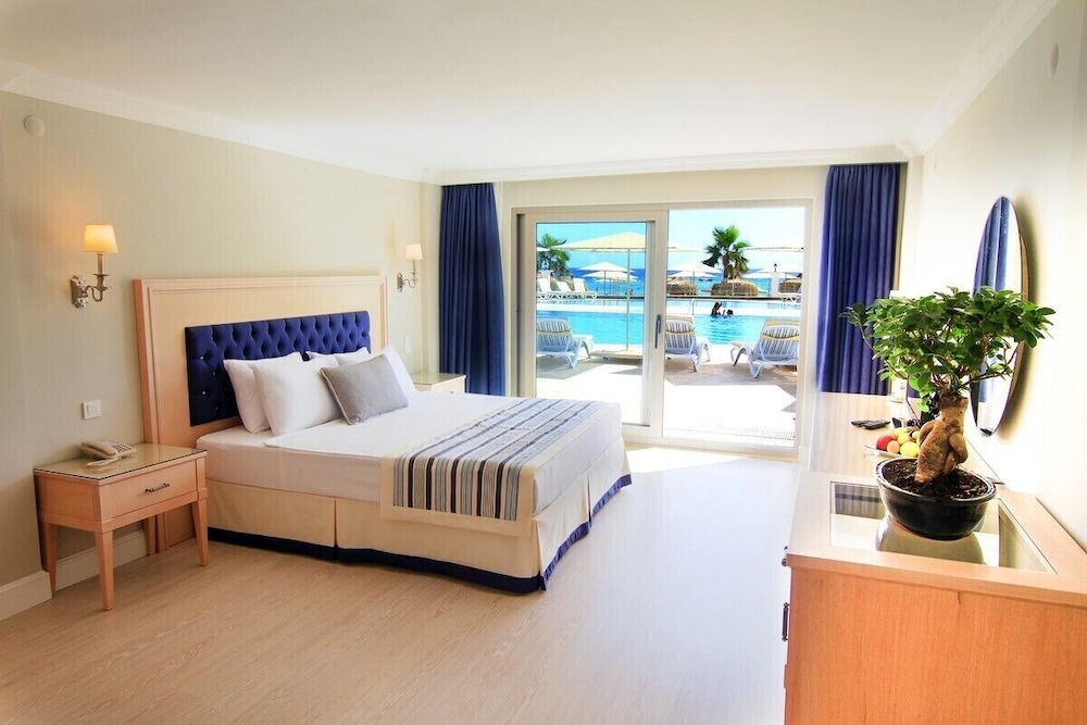 Palm Bay Beach Hotel 22/61