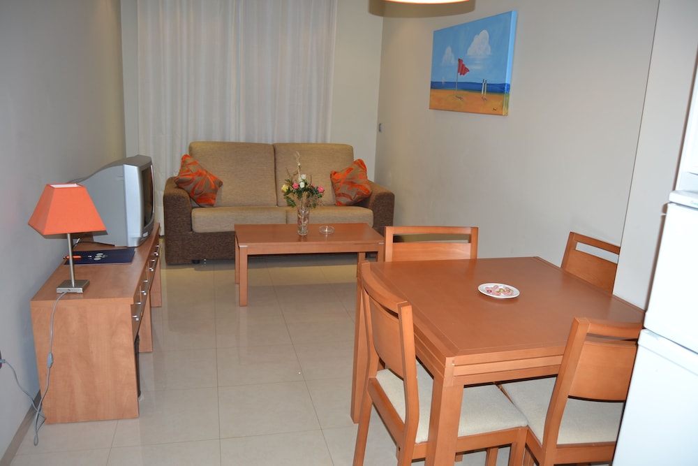 Apartahotel Bahia 38/50