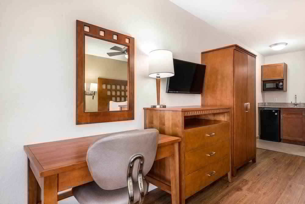 Rodeway Inn and Suites Fort Lauderdale Airport and Cruise Port 31/50