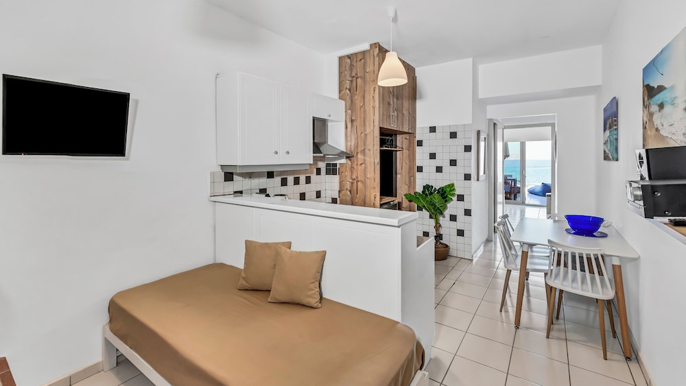 Almare Beach Hotel 28/50