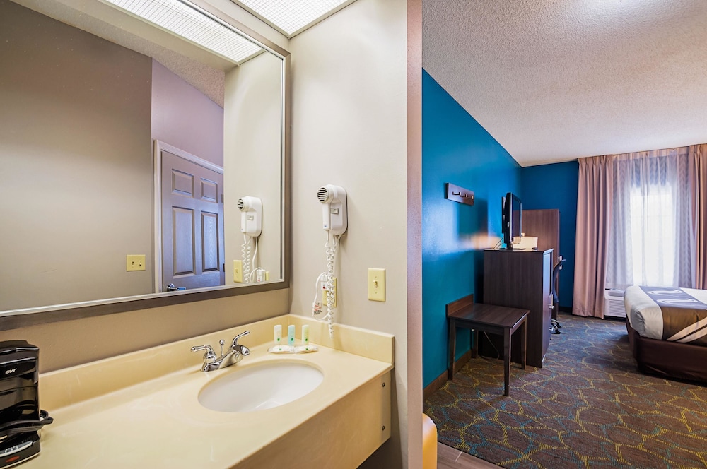 Quality Inn Harrisonburg I-81 5/38