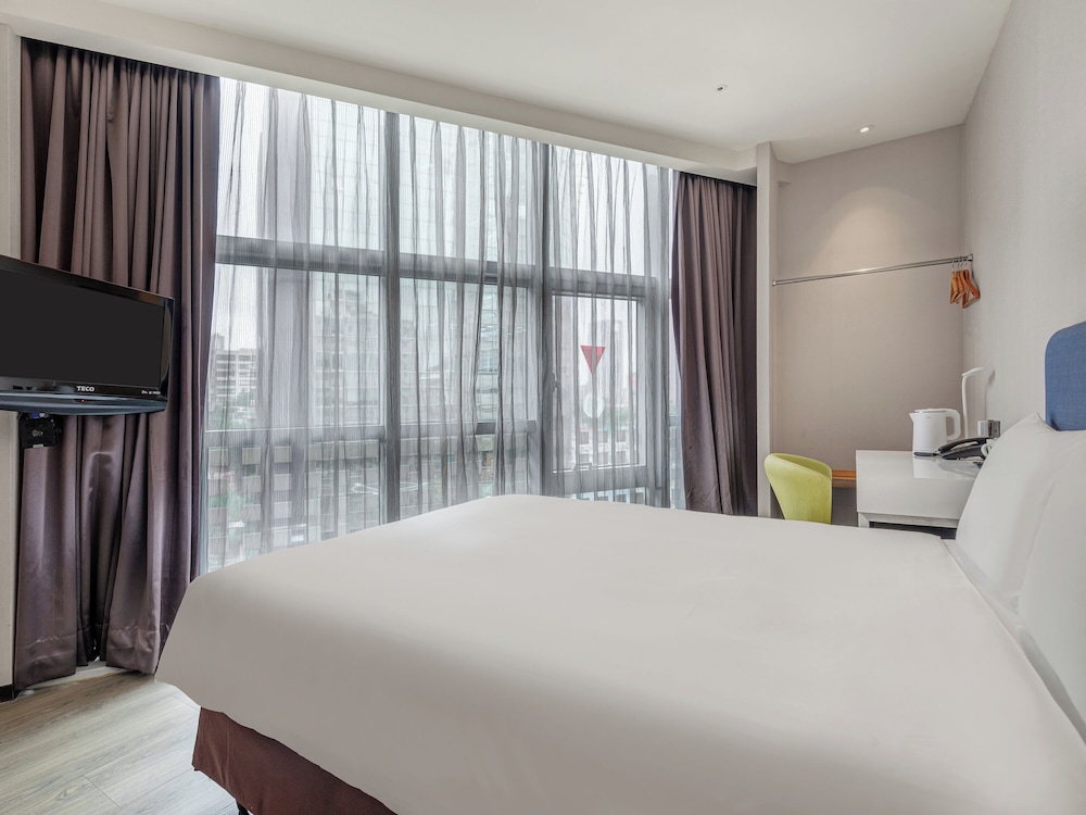 Standard, Double Bed, CHECK inn Taipei Xinyi 7/10